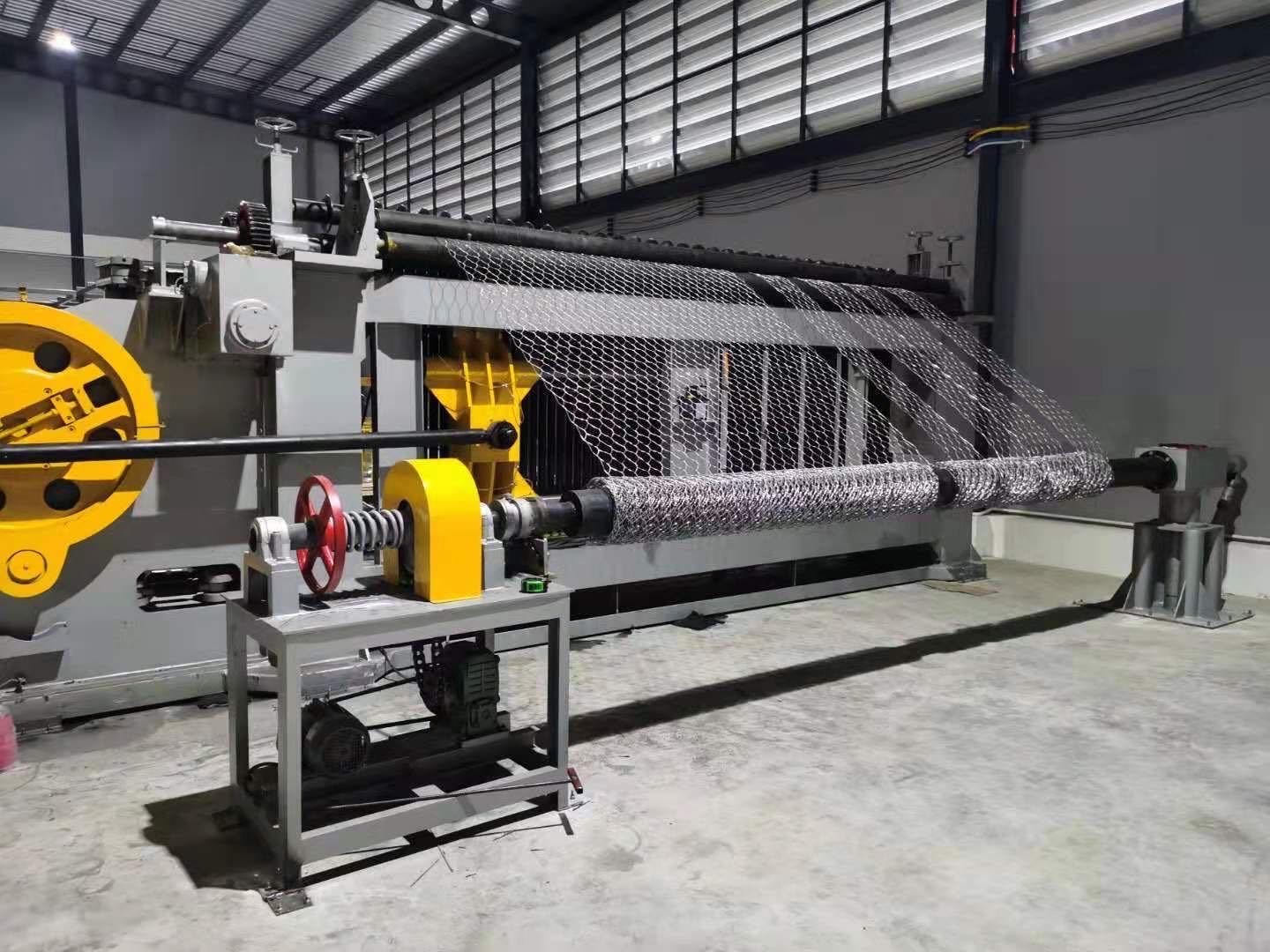 Latest company blogs about South Africa Customer Successfully Operates Gabion Mesh Machine for Riverbank Protection