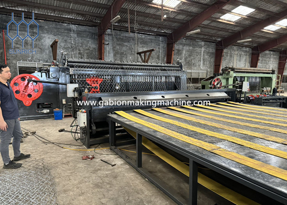 Buy High Efficiency Gabion Mesh Machine With Galvanized Or PVC Coated Wire online manufacture